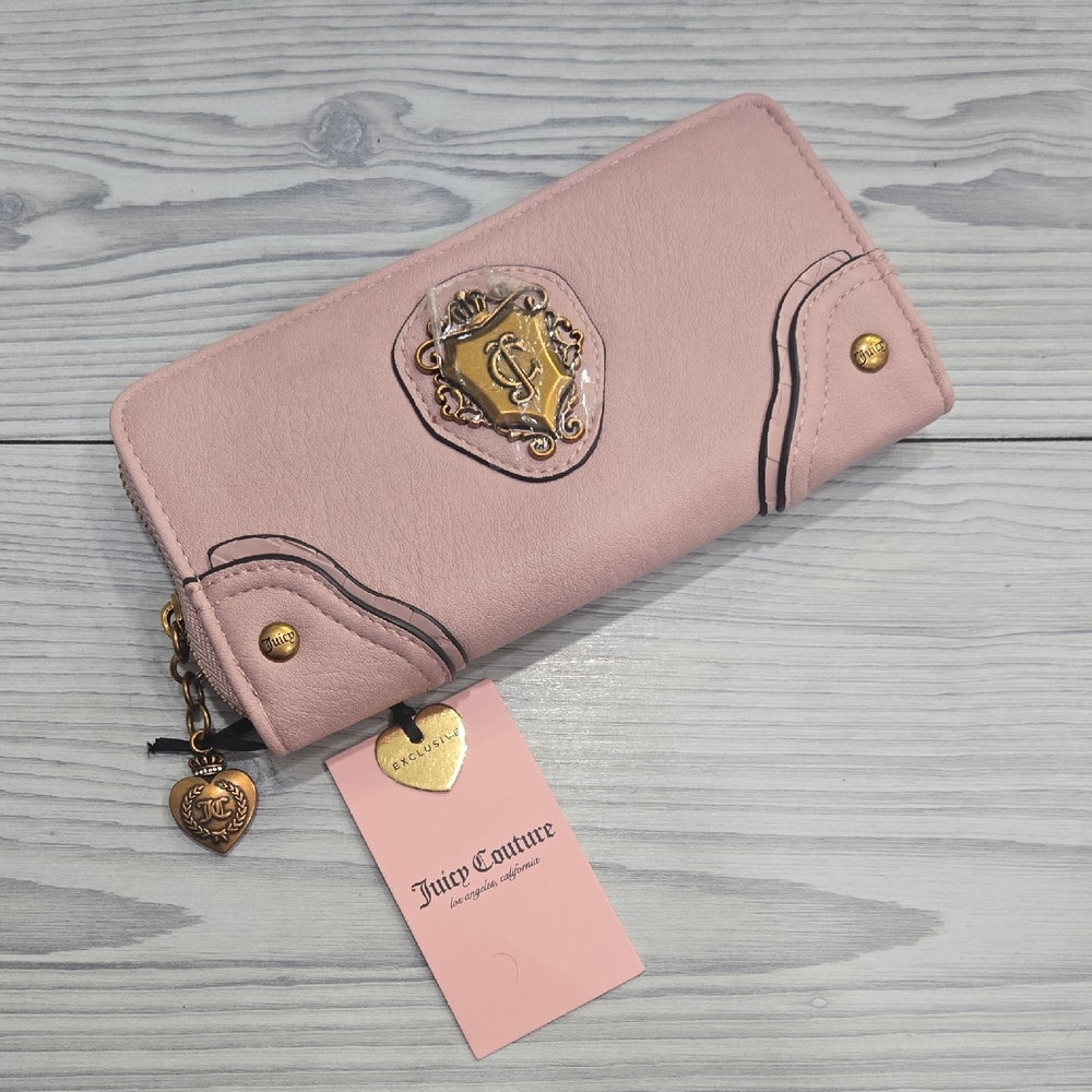 Juicy Couture Exclusive Romance Gusset Pink Zip Around Wallet